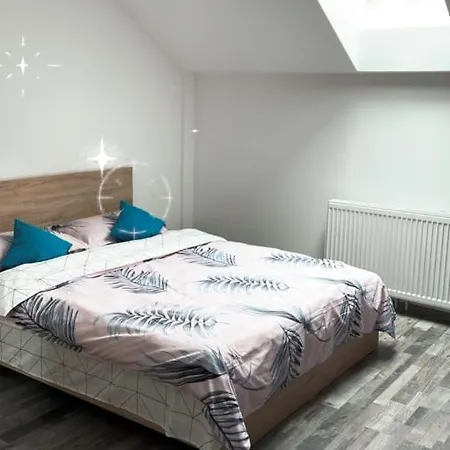 Apartament Cu 2 Camere, Spatios Si Confortabil.